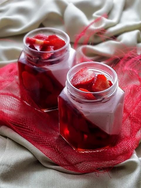 Zimno zimno zimniej truskawkowe parfaits