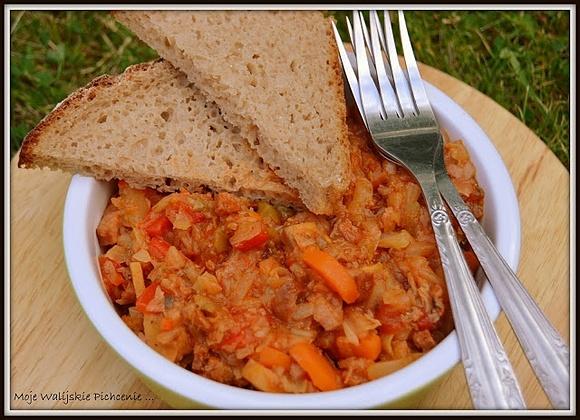 Lekki bigos z młodej kapusty
