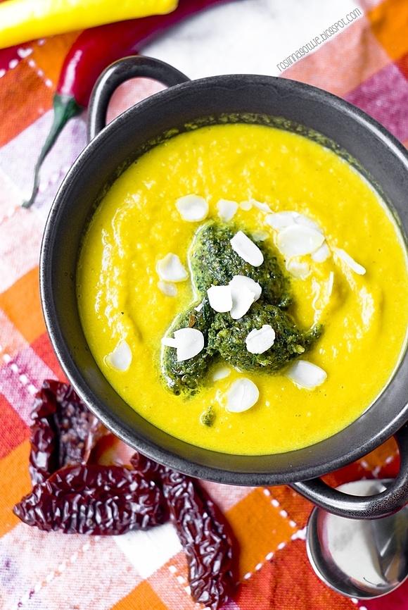 Zupa krem z młodej marchewki z pesto z natki