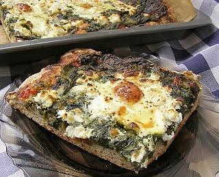 Szpinakowo-jajeczna pizza
