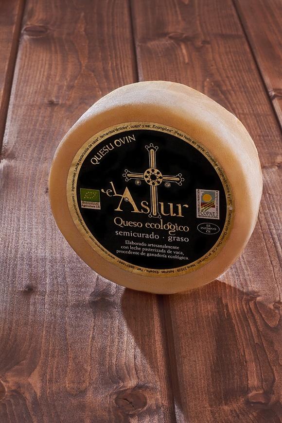 Ser Ovin semicurado z mleka krowiego - tradycyjne sery asturiańskie