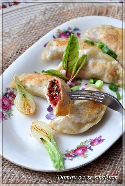 Pierogi z kaszą gryczaną i botwinką