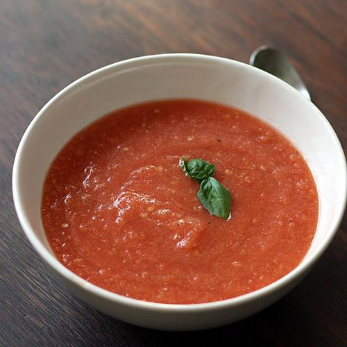 Gazpacho na upał, chłodnik z pomidorów, wegańskie i wegetariańskie