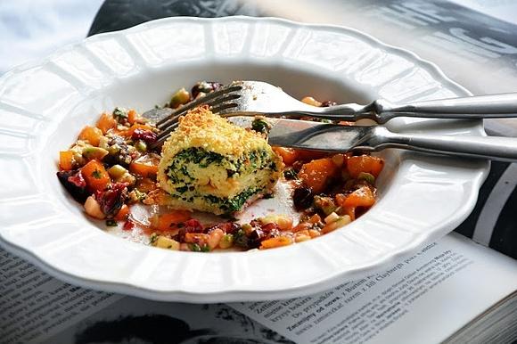 Ryżowe naleśniki w krokietach z quinoa i salsą pomidorowo-czereśniową bez glutenu