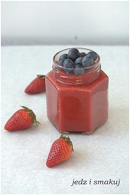 Aromatyczny truskawkowy pudding jaglany