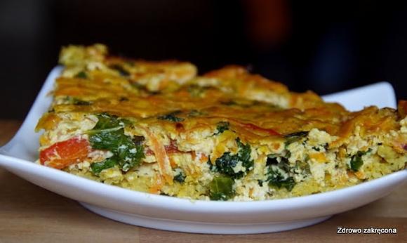Najprostsza wegańska quiche jaglana z warzywami i tofu bez mąki