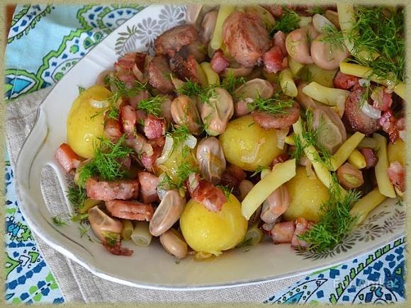 Sałatka z bobu i młodych ziemniaków