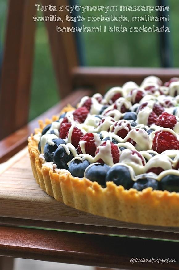 Podwójnie czekoladowa tarta z cytrynowym mascarpone i owocami
