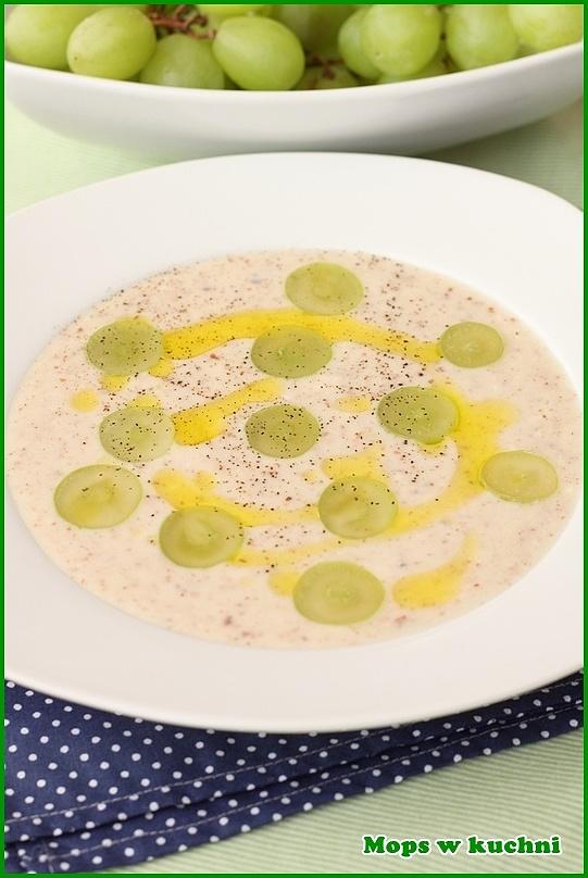 Ajo Blanco – chłodnik z migdałów z czosnkiem