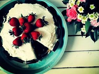 Tort z truskawkami i Oreo