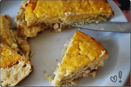 Pomarańczowo-kokosowe ciastko jaglane z sernikowym nadzieniem rabarbarowo-miodowym