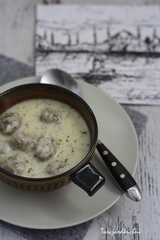 Zupa jogurtowa z kotlecikami na ramazanowe menu dzień 15
