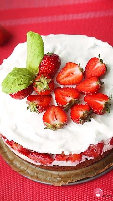 Tort truskawkowy