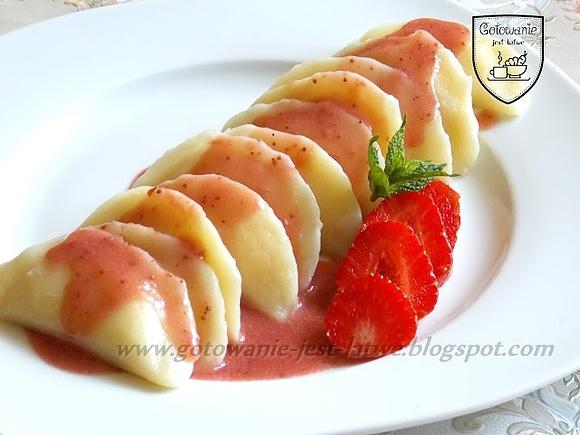 Pierogi na słodko z serem i żurawiną
