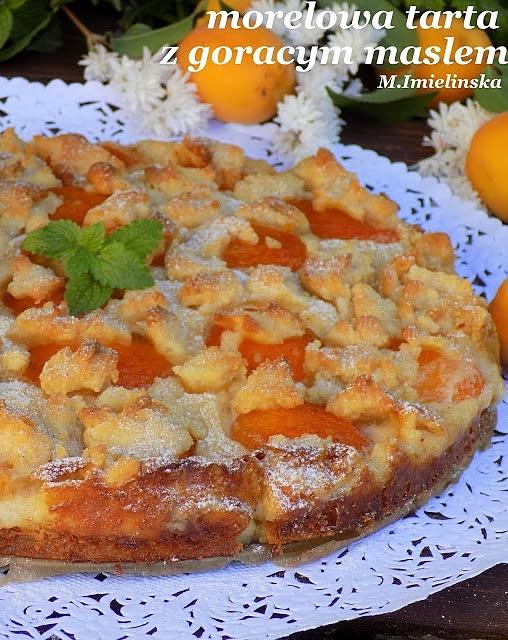 Morelowa tarta z gorącym masłem