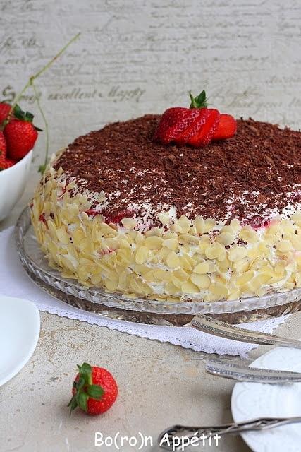 Tort stracciatella z truskawkami