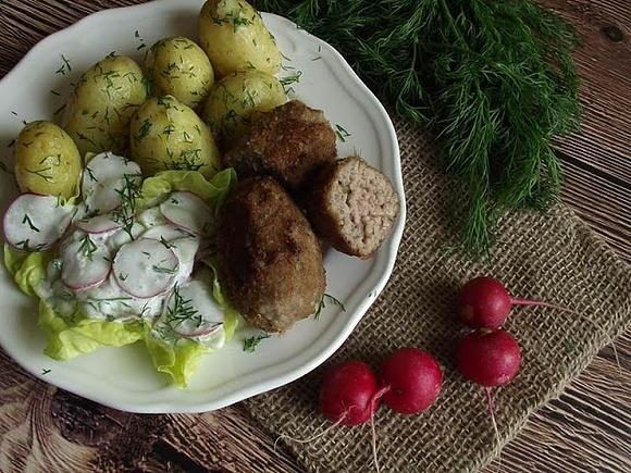 Kotleciki z rzodkiewką i koperkiem