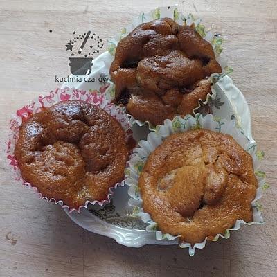 Jogurtowe muffinki z czereśniami