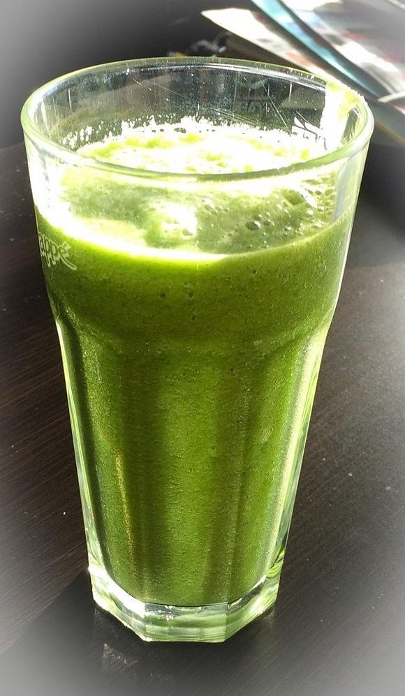 Smoothie ze szpinakiem i jabłkiem
