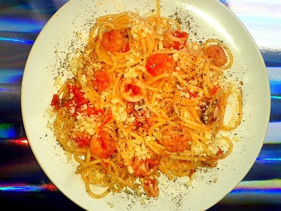 Spaghetti z owocami morza albo frutti di mare