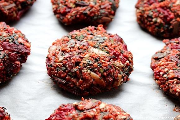 Pieczone burgery botwinkowe