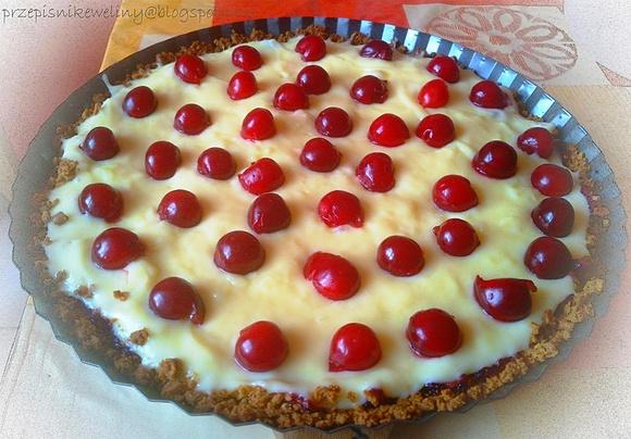 Tarta z wiśniami i kremem budyniowym