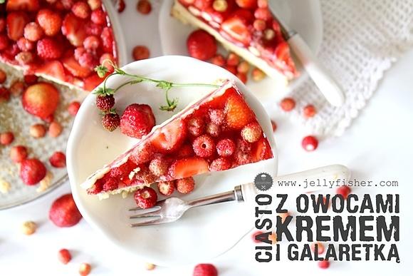 Ciasto z owocami, kremem i galaretką