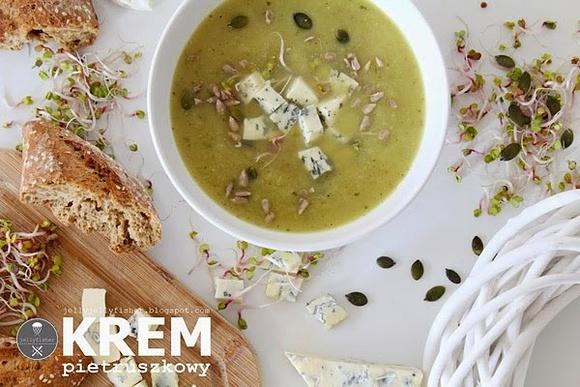 Krem pietruszkowo-selerowy z gruszką i serem pleśniowym