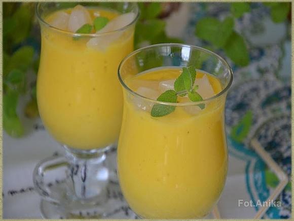 Koktajl z mango i banana