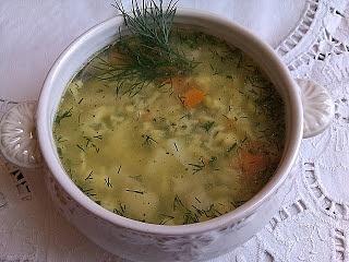 Zupa koperkowa z lanami kluseczkami