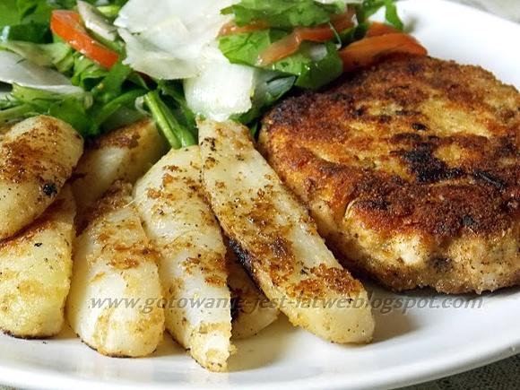Kotlet z piersi kurczaka z białą rzodkiewką i bułką tartą