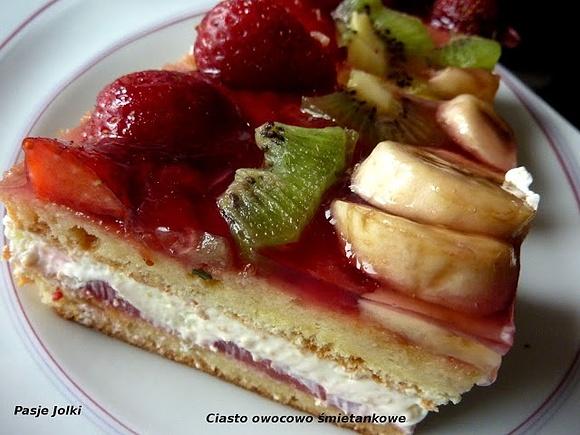 Ciasto owocowo-śmietankowe z biszkoptem i owocami