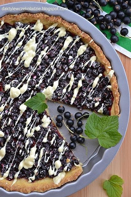 Tarta z czarną porzeczką i czekoladą