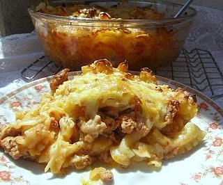Zapiekany makaron z mięsem i serem