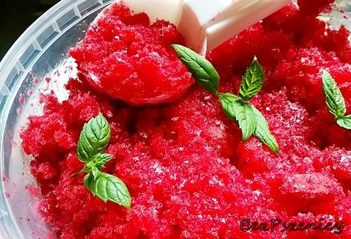 Sorbet z czerwonej porzeczki bez cukru wegański