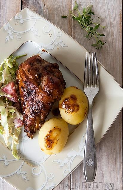 Pieczona golonka indycza