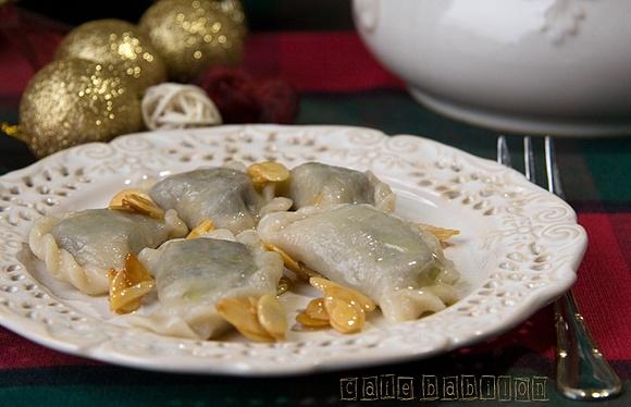 Pierogi z suszonymi śliwkami