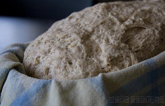 Pszenno-żytni chleb na drożdżach – szybki i łatwy przepis