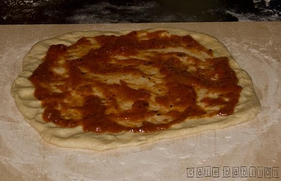 Pizza pieczona na kamieniu według jamiego olivera