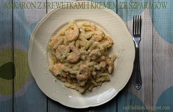 Makaron z krewetkami i kremem ze szparagów