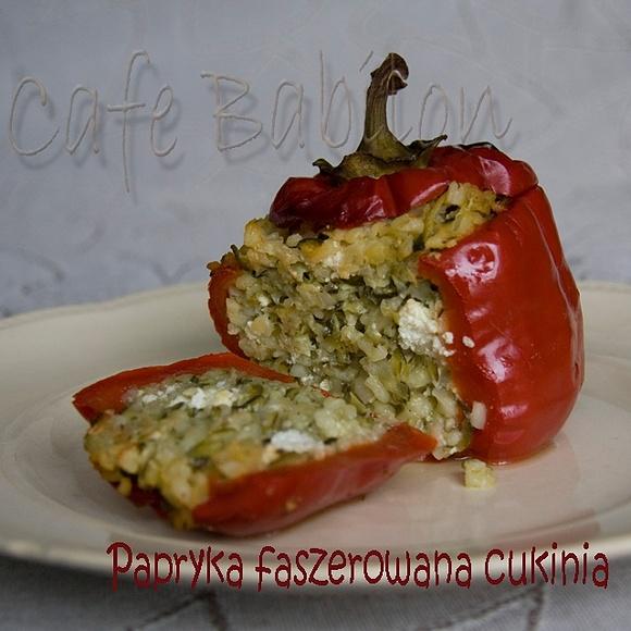 Papryka faszerowana cukinią i kaszą bulgur
