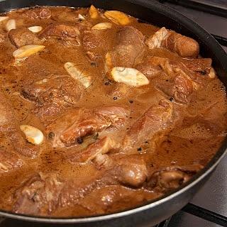 Adobo z kurczaka i wieprzowiny