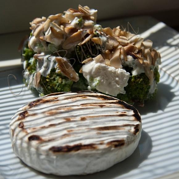 Camembert z grilla