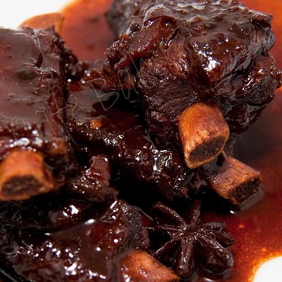 Żeberka z korony we wrocławiu – danie z restauracji chińskiej
