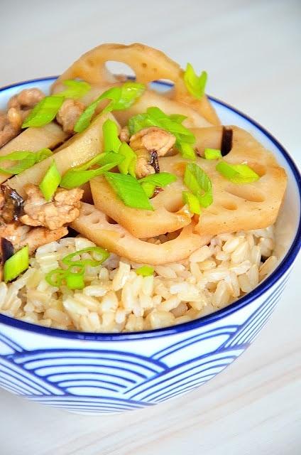 Lotos stir-fry w sosie fasolowym