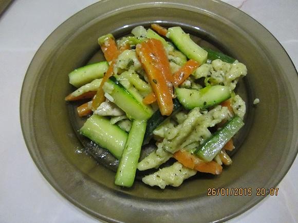 Spaetzle alpejskie z warzywami