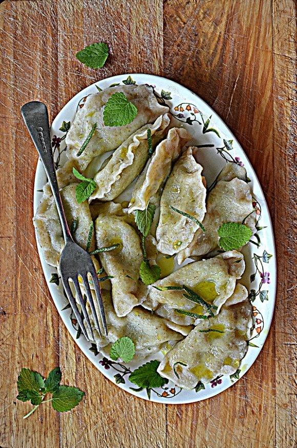 Bób z kozim serem i miętą na pierogi dla Niej i dla Niego