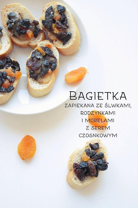 Bagietka ze śliwkami, rodzynkami i morelami w serze czosnkowym
