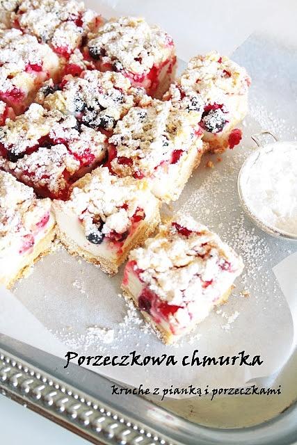 Porzeczkowa chmurka z kruchym ciastem, pianką i porzeczkami