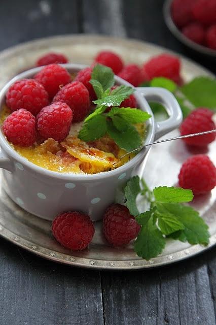 Creme brulee z malinami